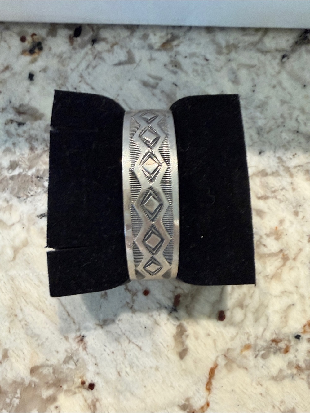 Silver-Tone Geometric Pattern Cuff Bracelet - Women Accessories